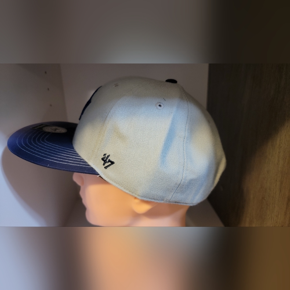 BNWT - Toronto Maple Leafs Snapback Hat - Picture 2 of 7